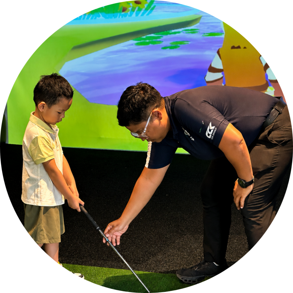 โรงงานเรียนตีกอล์ฟ สถาบันสอนตีกอล์ฟ Golf Space Academy Rayong สำหรับผู้เริ่มต้นและโปร